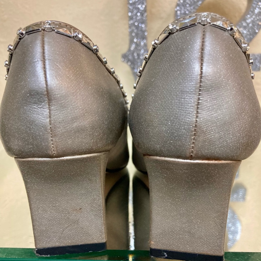 Wild Rose sparkly jeweled Pewter pumps - Picture 2 of 6